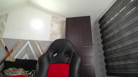 Kitten online show from December 18, 11:49 am