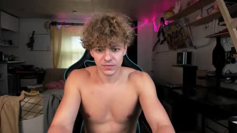 Snapshot of naughty_nik43 chatting on September 26, 2:03 pm Nik online show from September 26, 2:03 pm