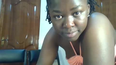 Snapshot of naughty_sluttygal chatting on September 17, 9:07 pm Lydiah online show from September 17, 9:07 pm