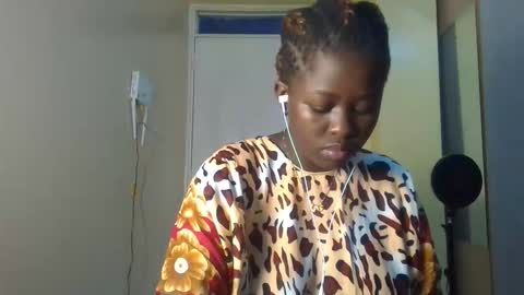 Snapshot of naughty_sluttygal chatting on October 7, 6:37 pm Lydiah online show from October 7, 6:37 pm
