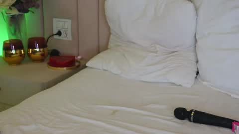 naughtyalicee online show from April 30, 6:29 am
