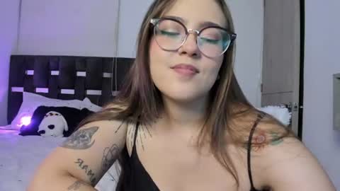 LANAindependent model online show from July 1, 4:21 am