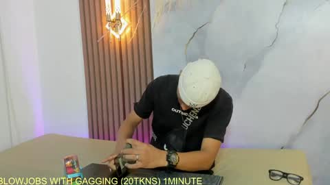 naughtyfusion_os online show from May 1, 12:43 pm