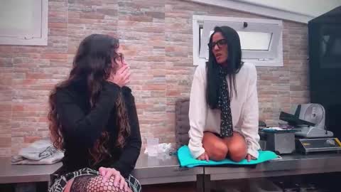 ANDREA STEPH  MIKE online show from November 20, 10:47 am