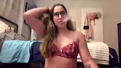 naughtynadia52 online show from November 27, 2:30 am