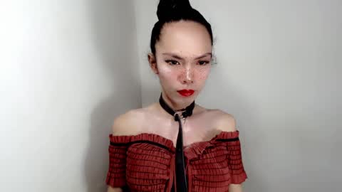 naughtypetiteangel online show from September 23, 9:36 am