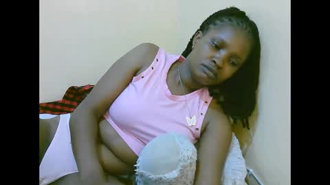 Snapshot of naughtysammur25 chatting on October 20, 7:13 am naughtyqueen online show from October 20, 7:13 am
