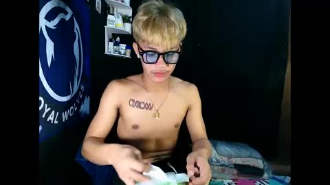 Loy online show from November 19, 11:20 am