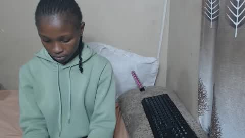 nawtylarissa_ online show from October 27, 6:52 pm