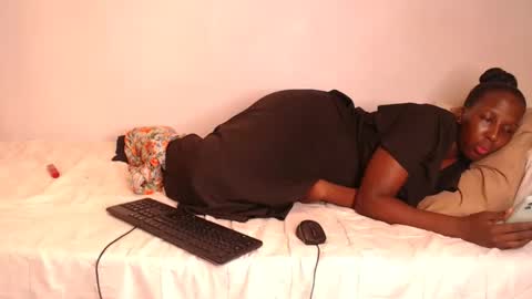 Snapshot of nawtylezi696 chatting on October 18, 12:04 am nawtylezi696 online show from October 18, 12:04 am