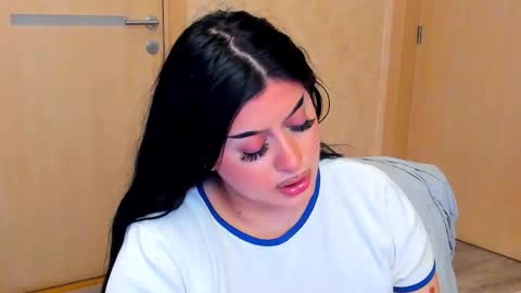 Eliza online show from February 22, 9:17 pm