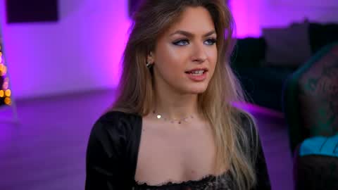 Naya online show from March 17, 8:25 pm