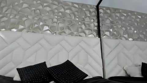 nayara_macherano online show from October 31, 1:00 pm