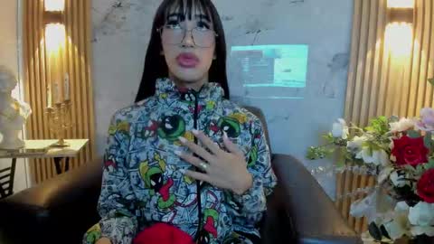 Nayla  online show from October 29, 2:08 pm