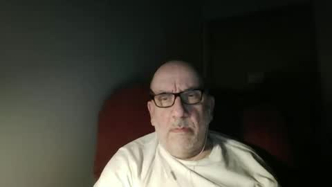 Tom online show from February 19, 2:33 am