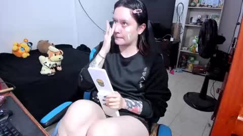 Geek Nicole    im Neeko UwU online show from July 5, 10:44 am