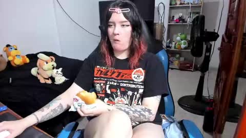 Geek Nicole    im Neeko UwU online show from May 26, 12:06 am
