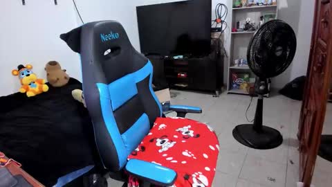 Geek Nicole    im Neeko UwU online show from March 13, 11:57 am