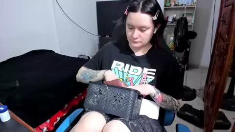 Geek Nicole    im Neeko UwU online show from June 15, 11:46 am