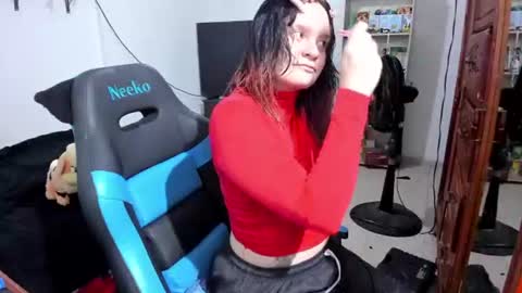 Geek Nicole    im Neeko UwU online show from June 13, 12:04 pm