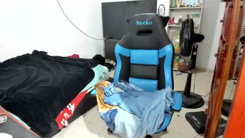Geek Nicole    im Neeko UwU online show from June 21, 11:49 am