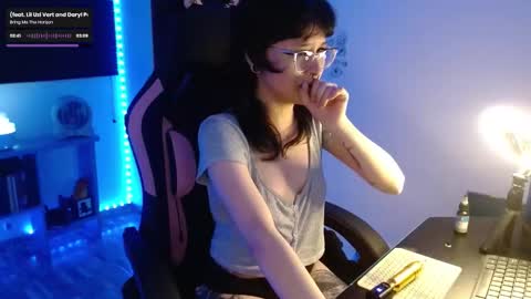 Neena Nyx online show from December 5, 9:33 pm