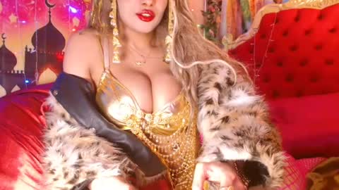 nefertari8 online show from July 16, 10:22 pm