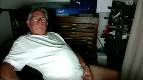 negnilret62 online show from August 2, 9:49 pm
