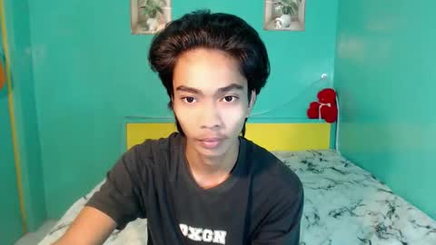 neil_asian69 online show from April 24, 11:29 pm