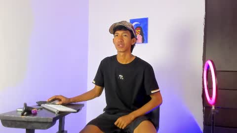 neitan online show from June 14, 4:53 pm