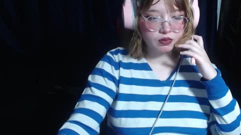 neko_dolly online show from December 6, 12:07 am