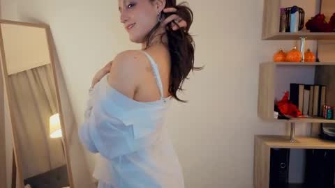 Vicky and Beatrice online show from May 2, 7:41 pm