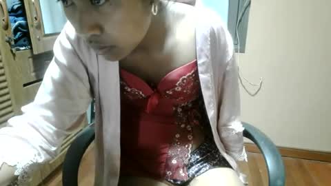 nelia_84 online show from July 28, 4:05 pm