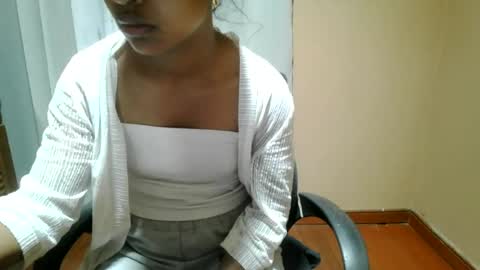 nelia_84 online show from July 17, 5:15 pm