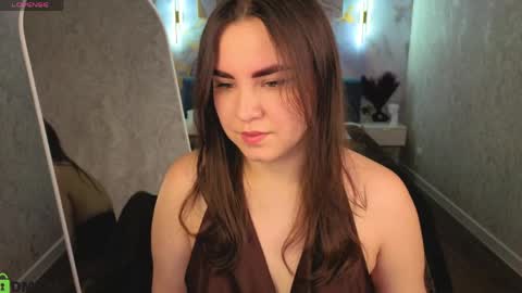 nelie_evans online show from June 4, 1:11 am