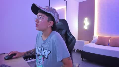 N E L L Y online show from July 24, 2:03 pm