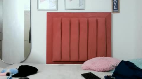 nellys_ online show from May 2, 11:21 pm