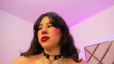 nenaarisk online show from March 1, 2:54 pm