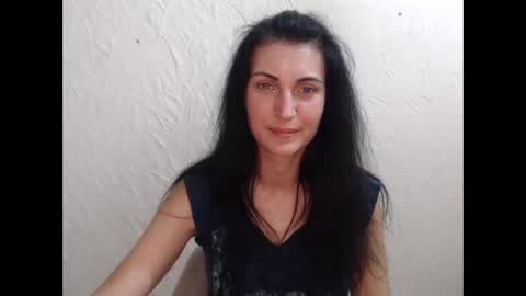 Nensy online show from November 18, 3:04 pm