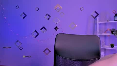 neo_raze_ online show from April 30, 7:41 pm