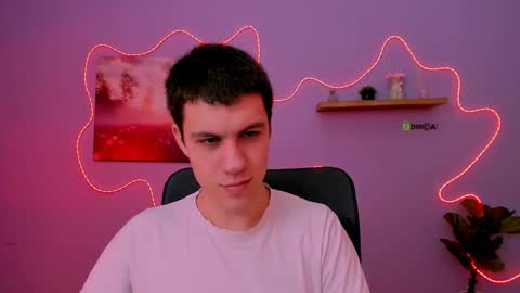 neo_raze_ online show from April 25, 6:49 pm