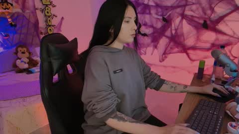neo_sarah online show from October 6, 12:07 am