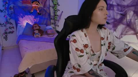 neo_sarah online show from October 19, 1:43 am
