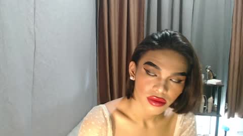 neomi online show from July 6, 4:20 pm