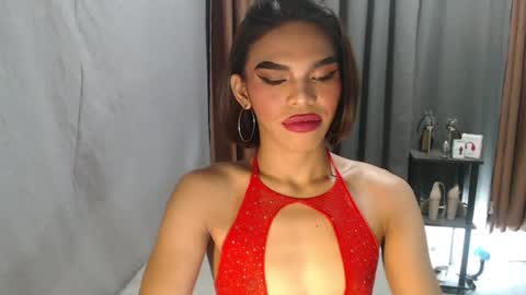 neomi online show from July 13, 3:48 pm