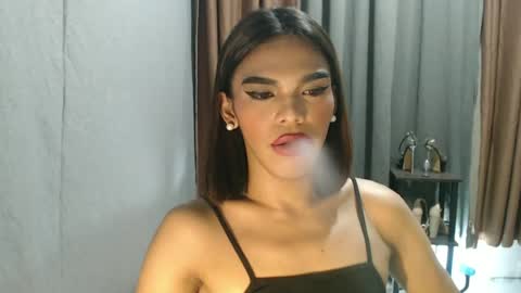 neomi online show from June 21, 7:59 am