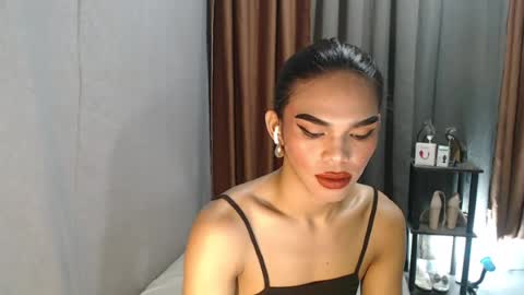 neomi online show from July 31, 2:01 am
