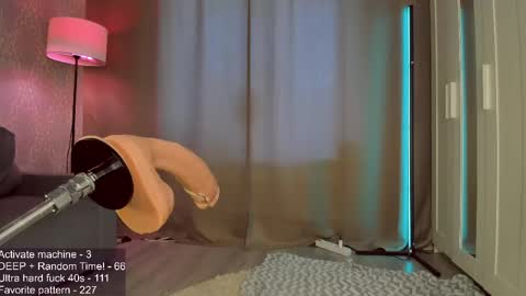 Lina Liza Emily and Grace online show from June 7, 12:32 pm