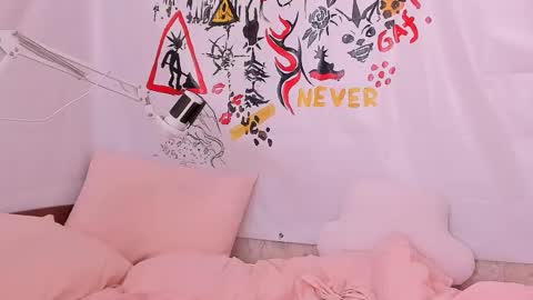 Nessa online show from March 11, 10:40 am