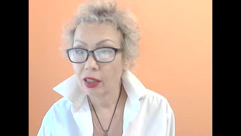 Snapshot of nessyjenixs chatting on October 12, 8:29 am NessyJenixs online show from October 12, 8:29 am
